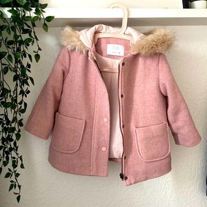 Never used winter jacket , soft and warm, great quality , size 2-3 Y / 98